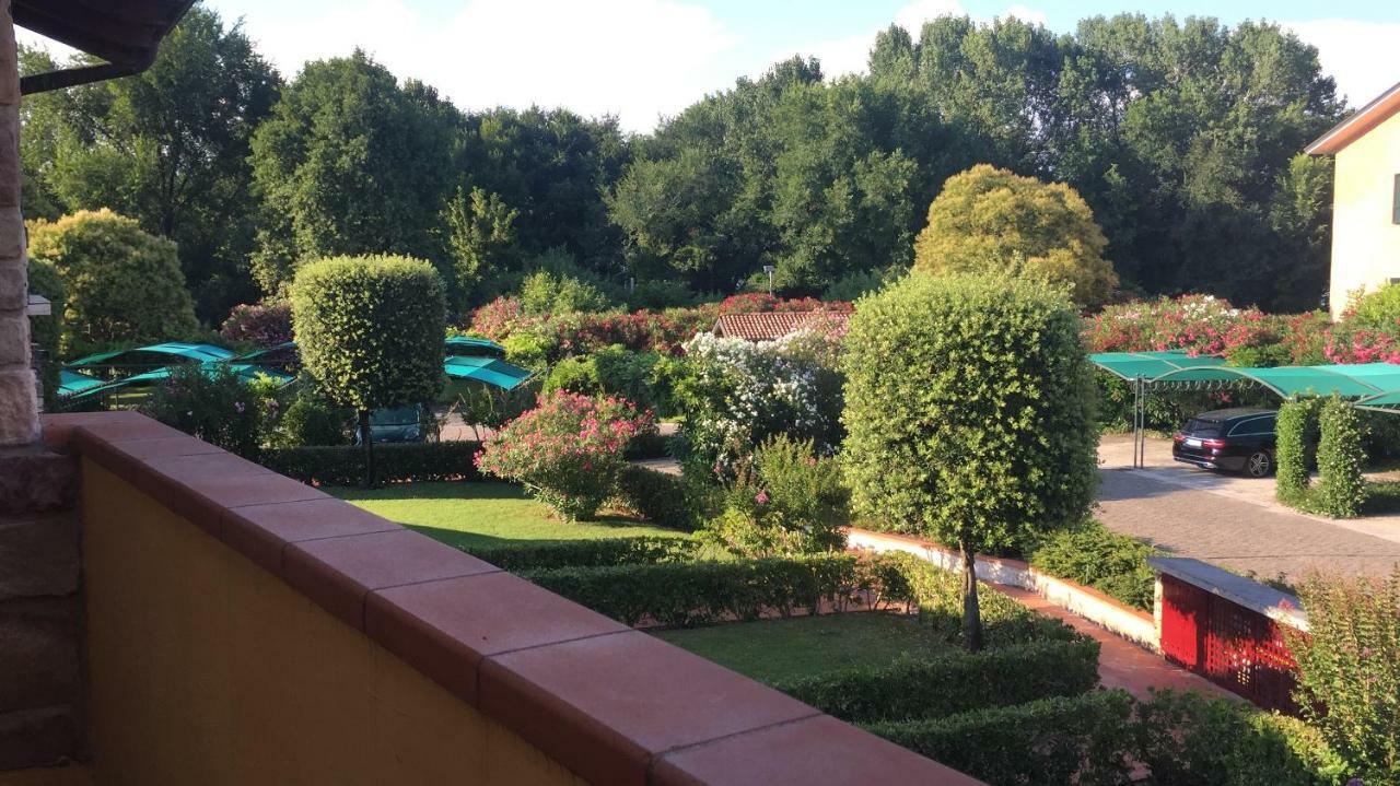 La Chicca Del Garda Lägenhet Peschiera del Garda Exteriör bild